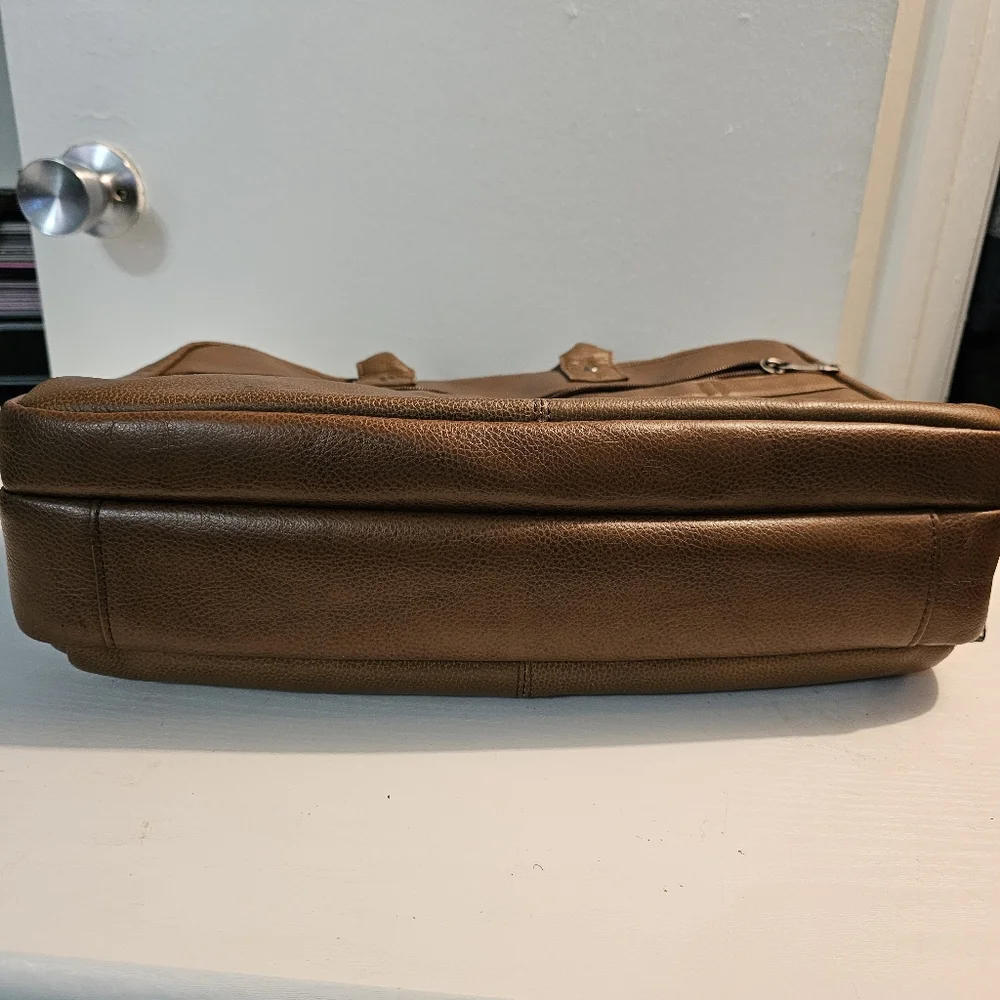 Samsonite Classic Leather Toploader Briefcase Cognac/No Strap